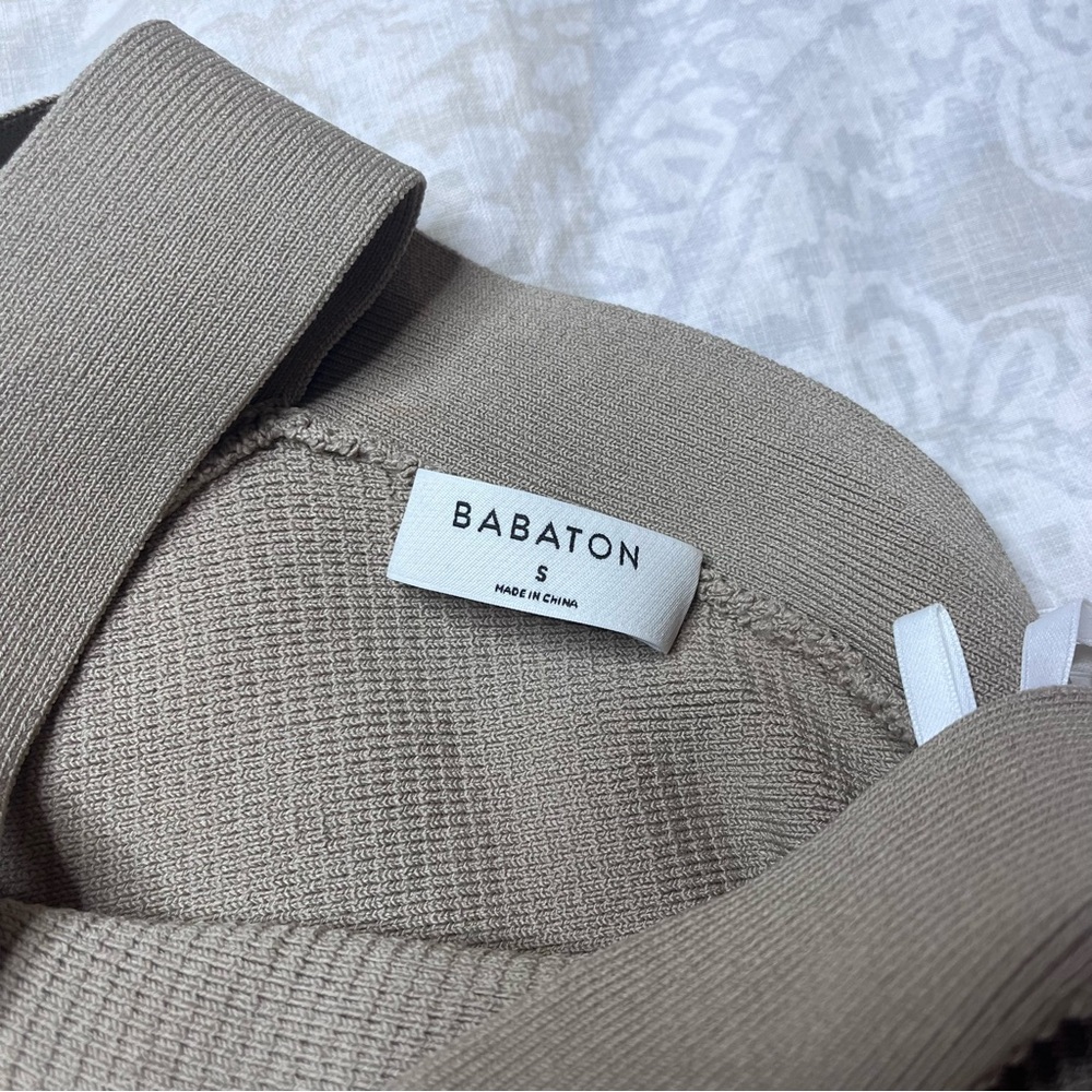 Babaton sculpt knit cross top - Picture 3 of 7